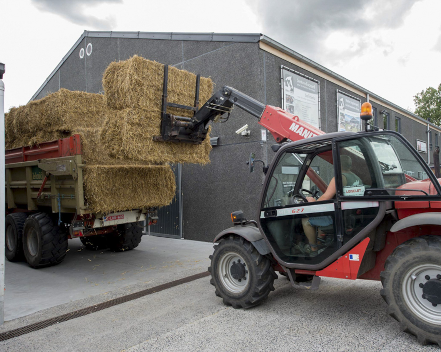 Tracteur et matériel agricole
